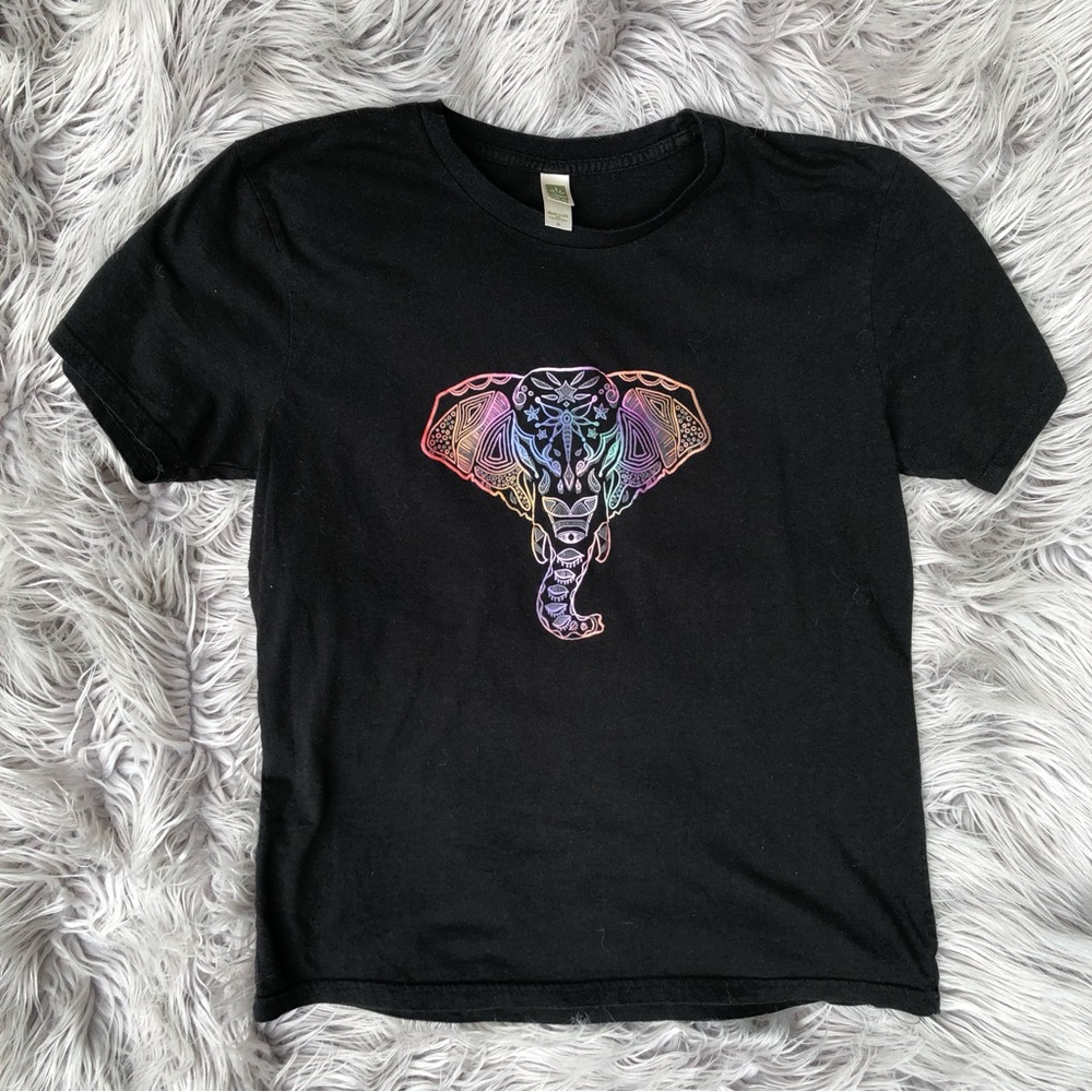 Rainbow Gradient Elephant Ikat Graphic Black T-Shirt, Size M - Picture 2 of 4